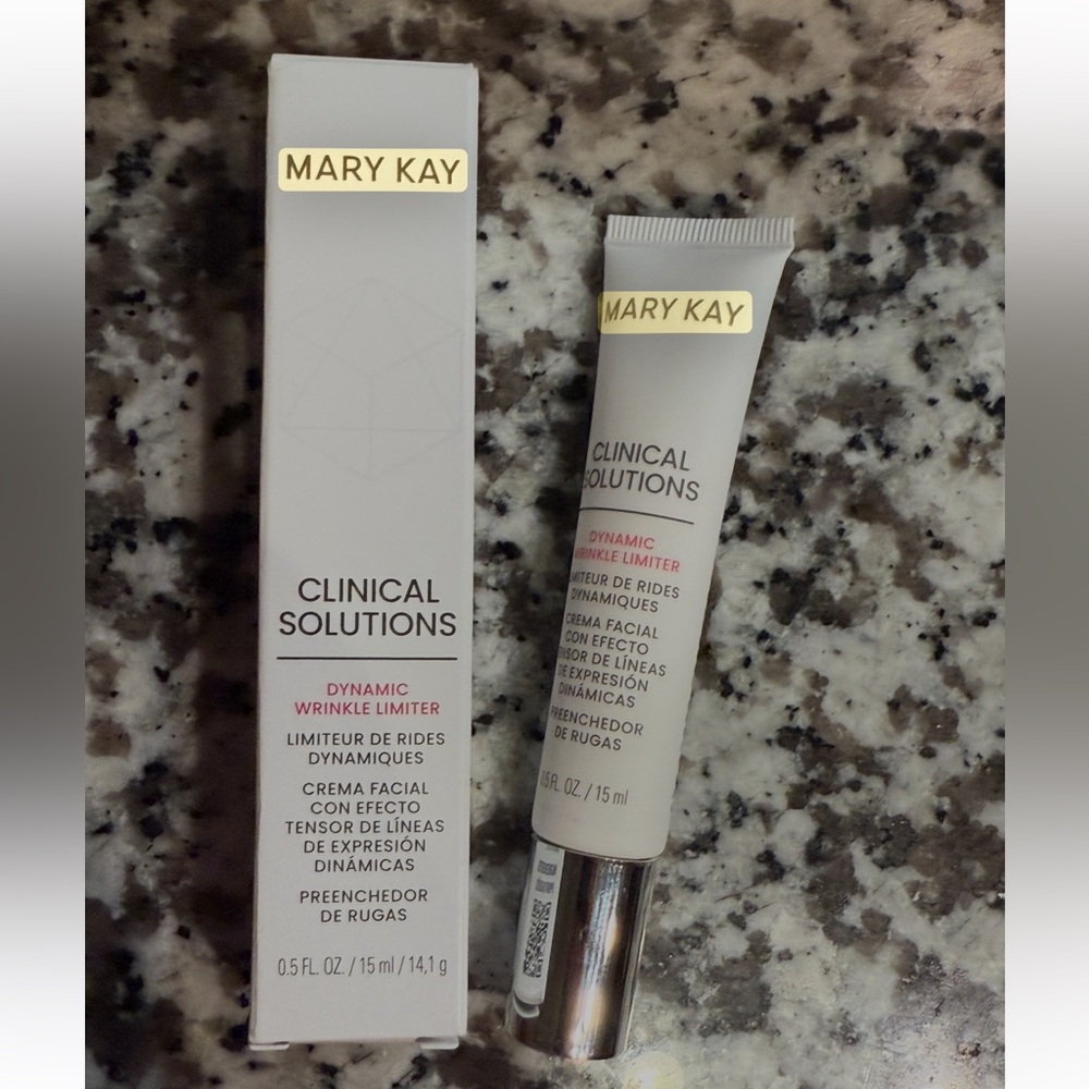 Mary Kay Clinical Solutions Wrinkle Limiter in Silver and Gold